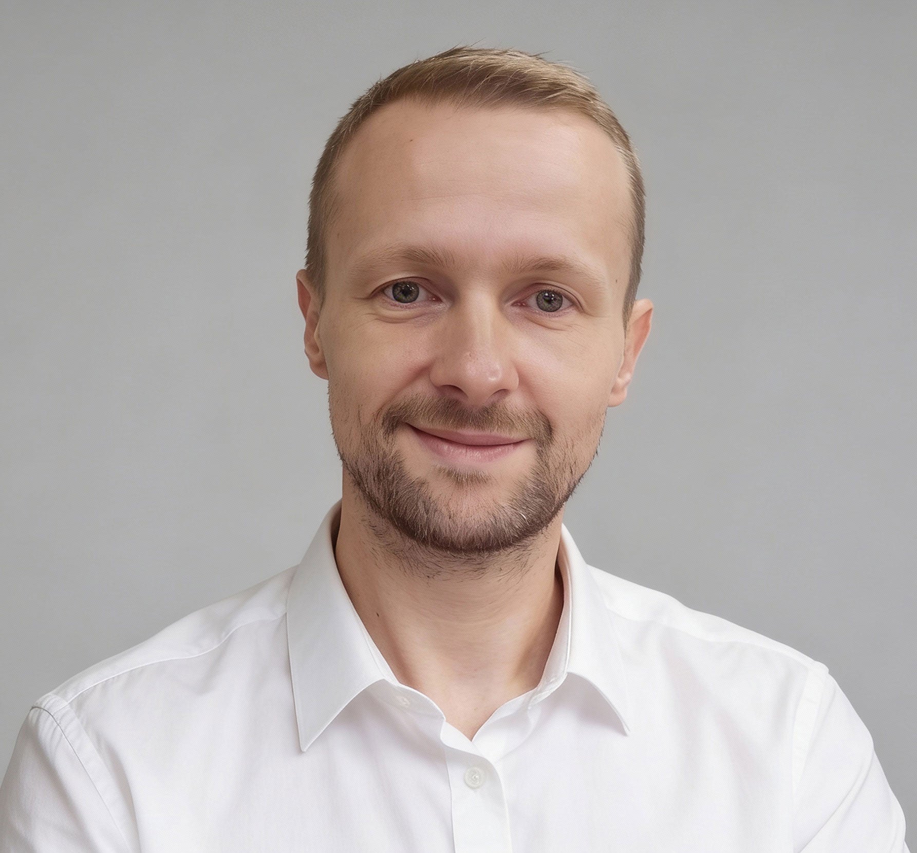 Portrait of Alexander Chekushin, fashion editor at Misciano Paris