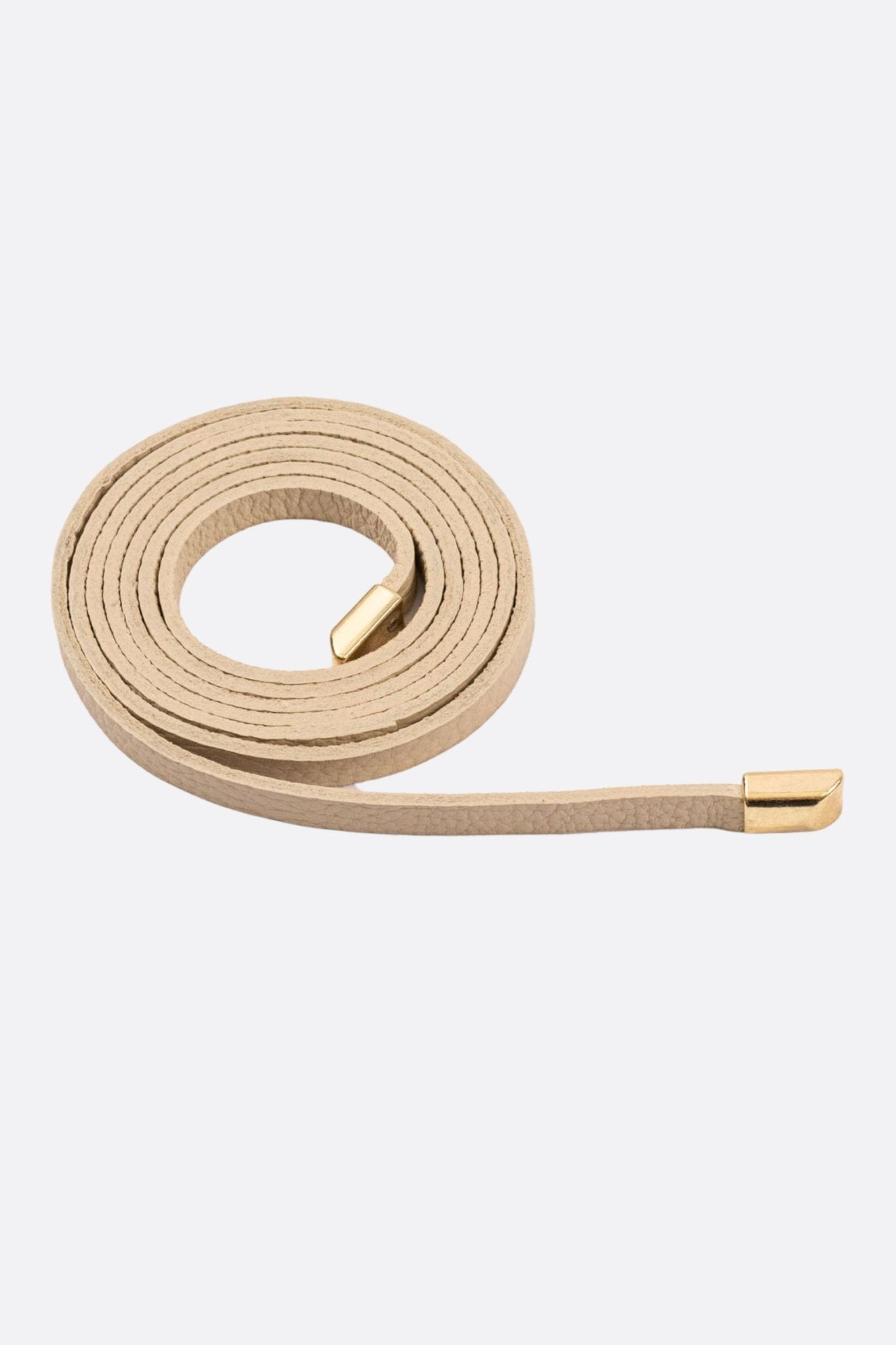 Cinturón fino de cuero de vaca beige con detalles dorados