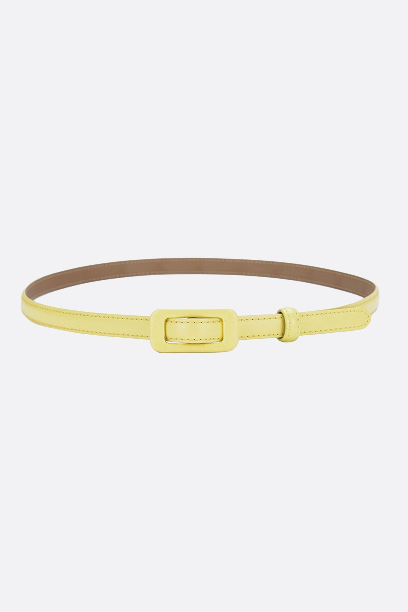 Cinturón amarillo fino con hebilla rectangular recubierta