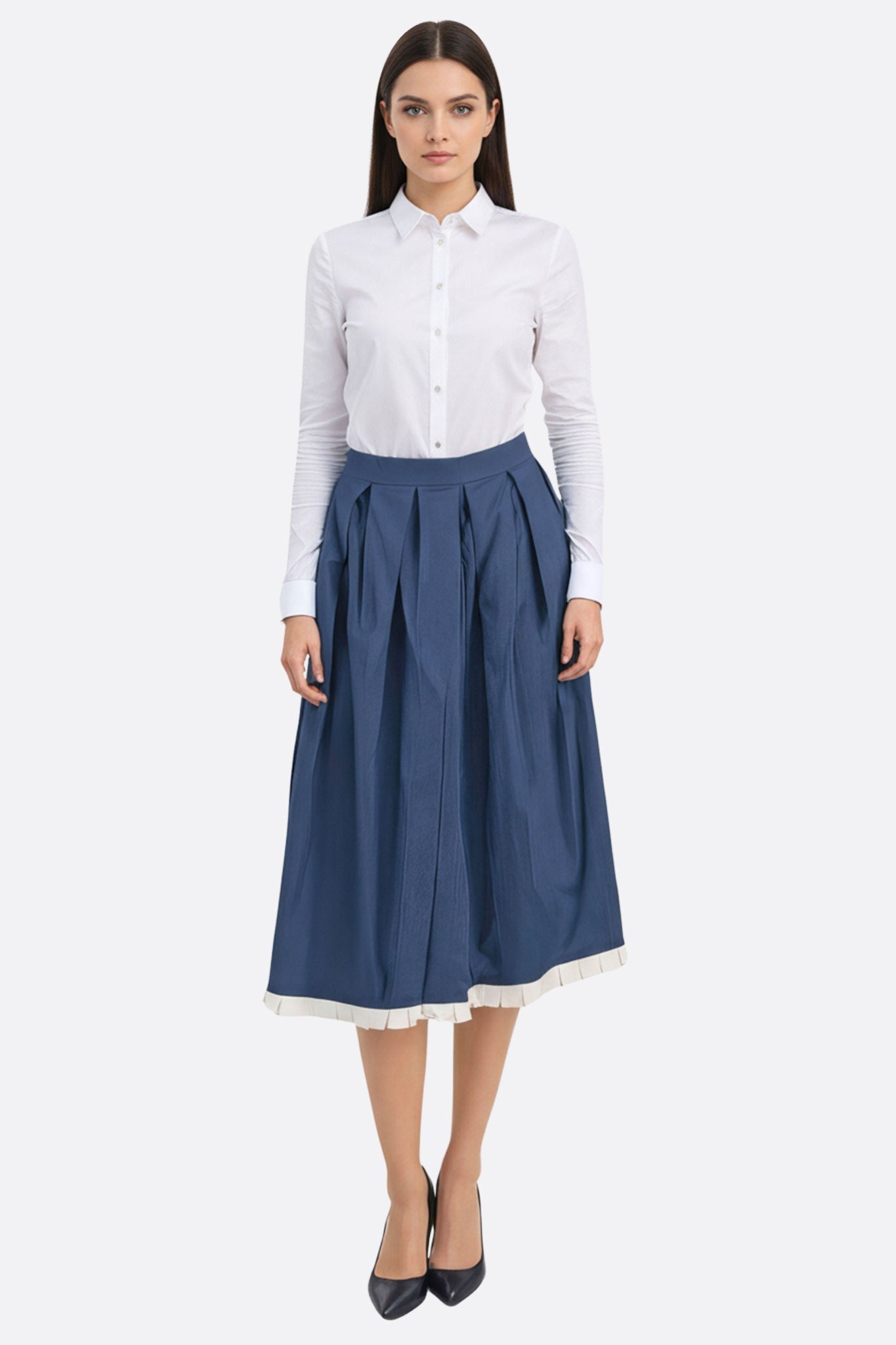 Falda midi plisada azul noche con borde contrastante