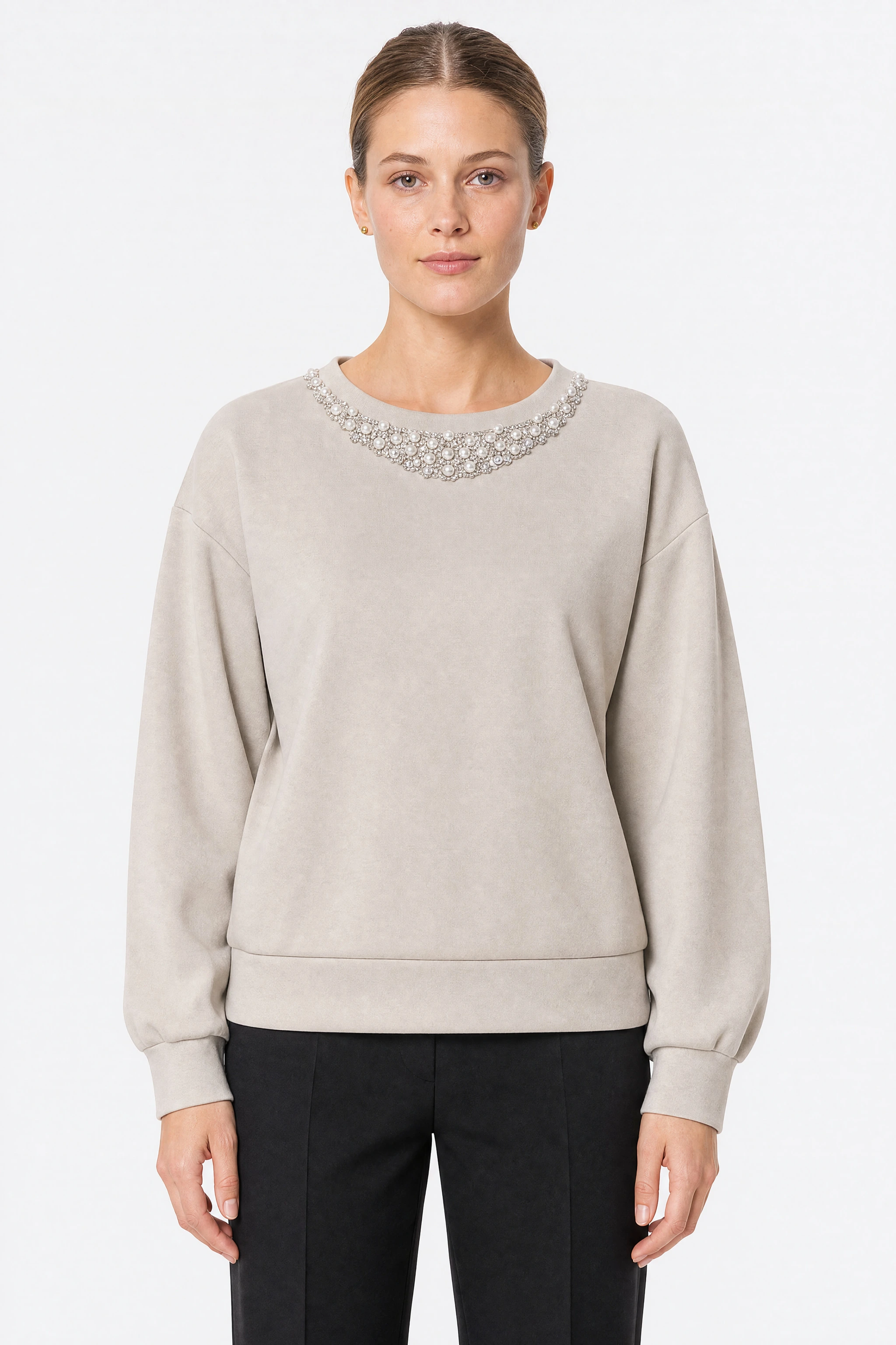 Jersey beige oversize con cuello perlado