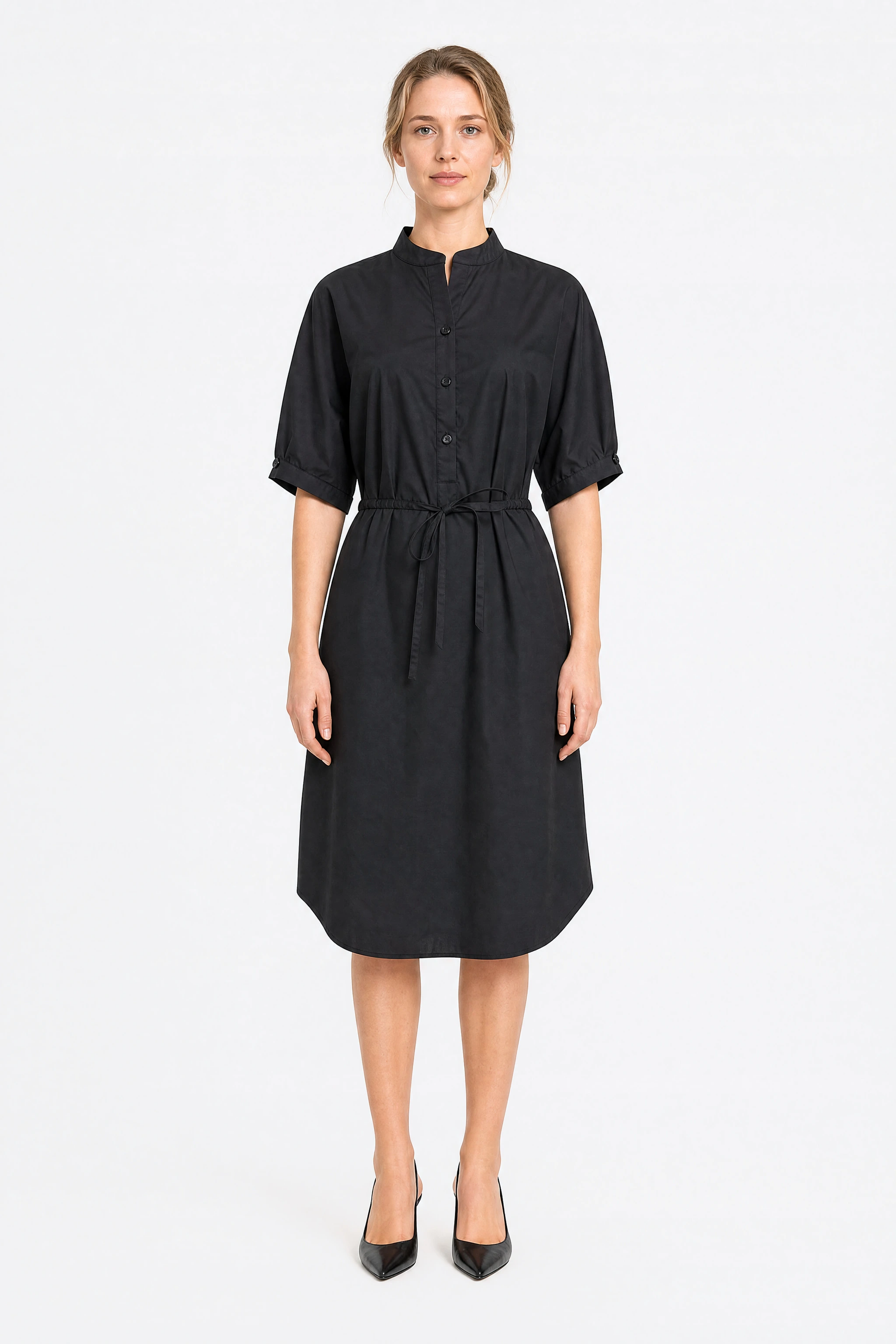 Vestido camisero midi de algodón negro con cuello militar