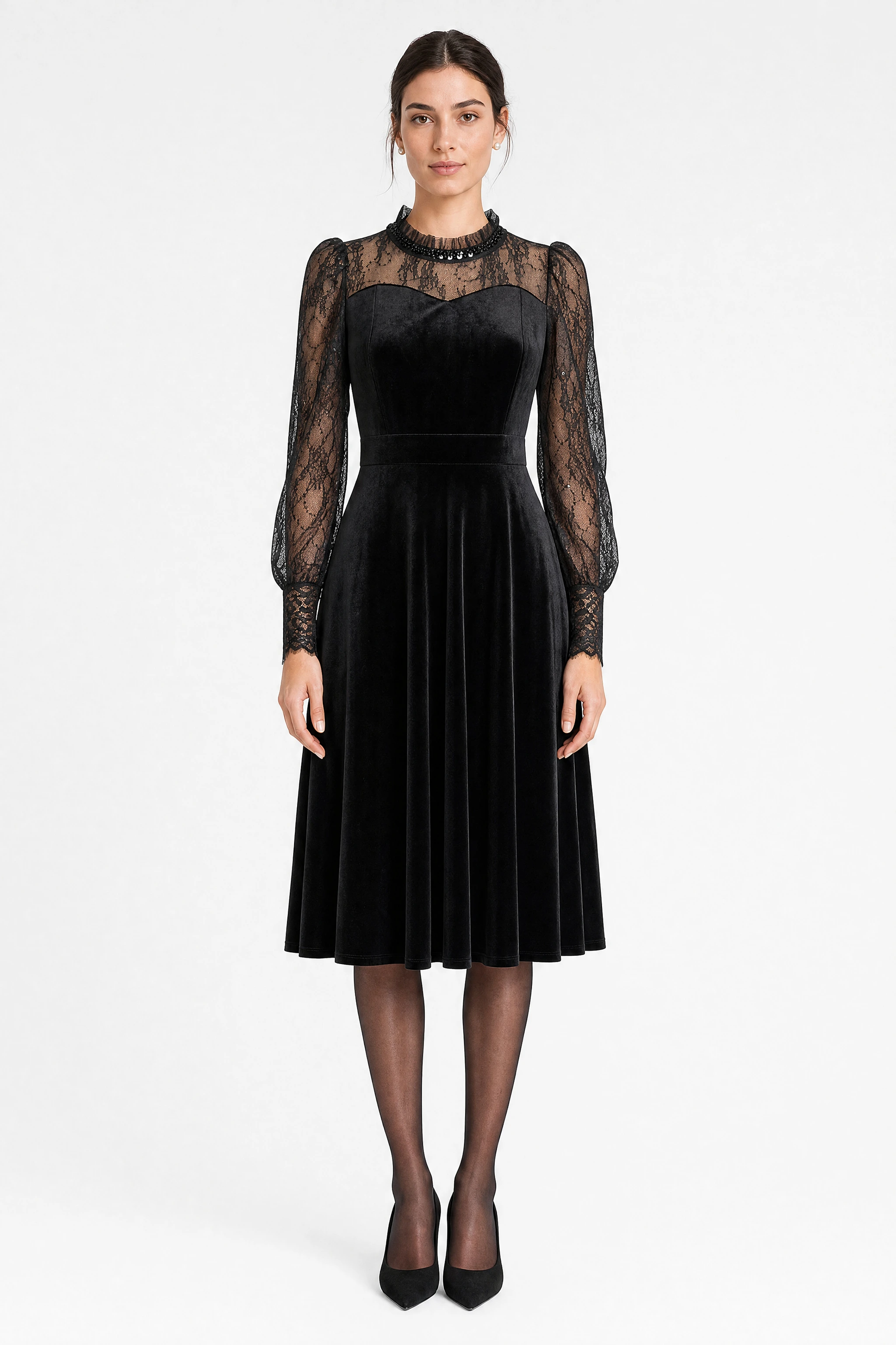 Vestido midi en terciopelo negro con mangas de encaje