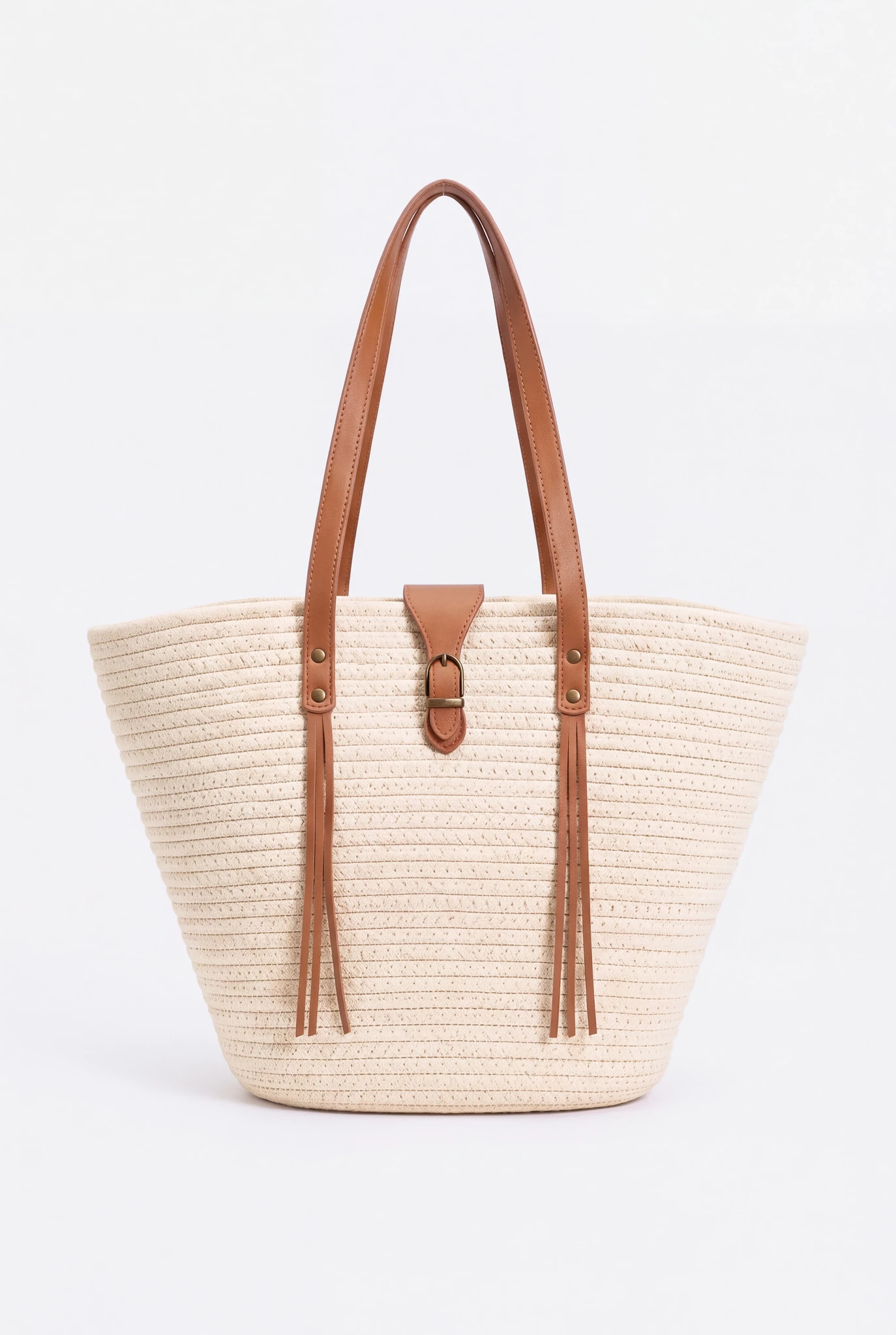 Bolso tote trenzado efecto paja blanco crema con flecos en cuero sintético