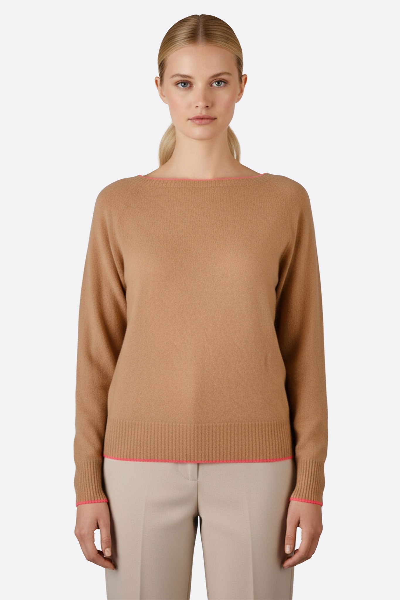Jersey beige de lana merino y cachemira con acabados en contraste rosa flúor