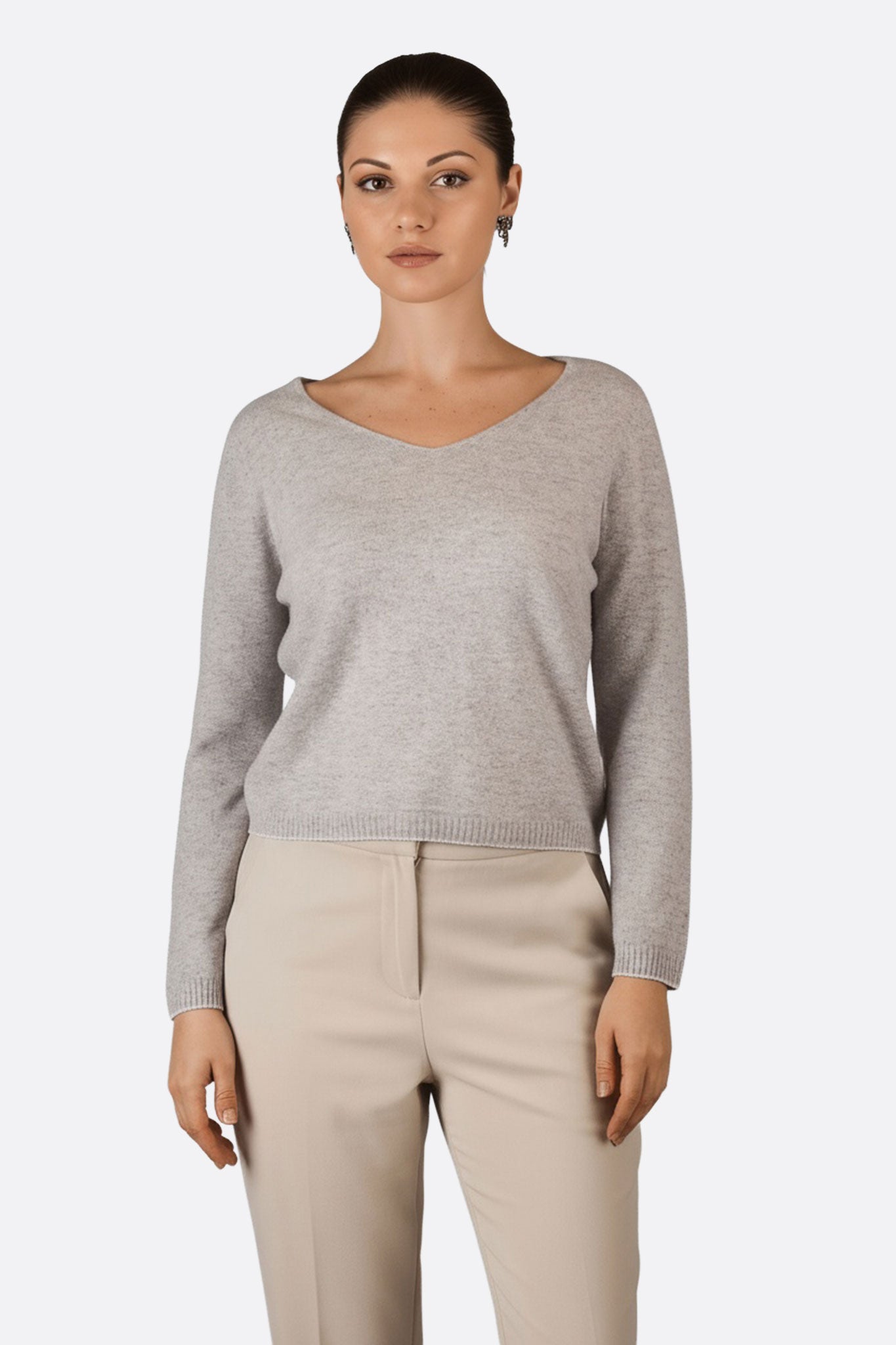 Jersey gris de lana merino y cachemira con acabados contrastantes