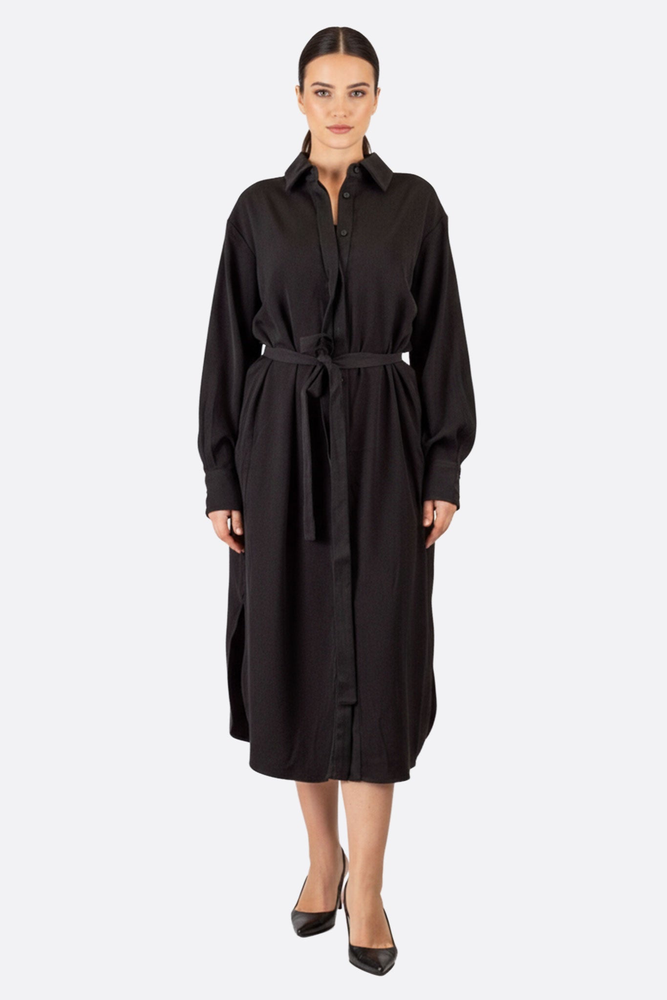 Vestido camisero largo negro con botones y corte fluido