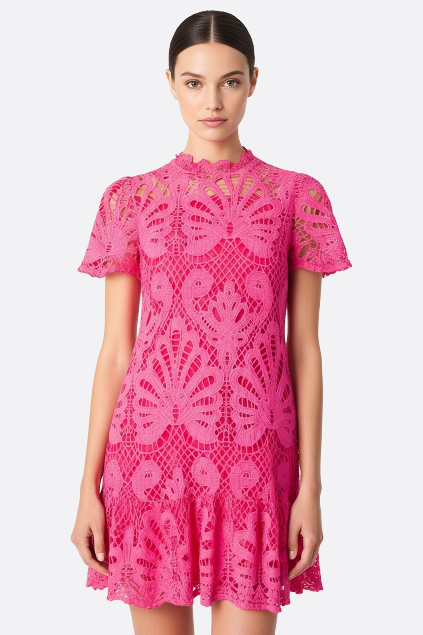 Vestido corto de encaje calado fucsia