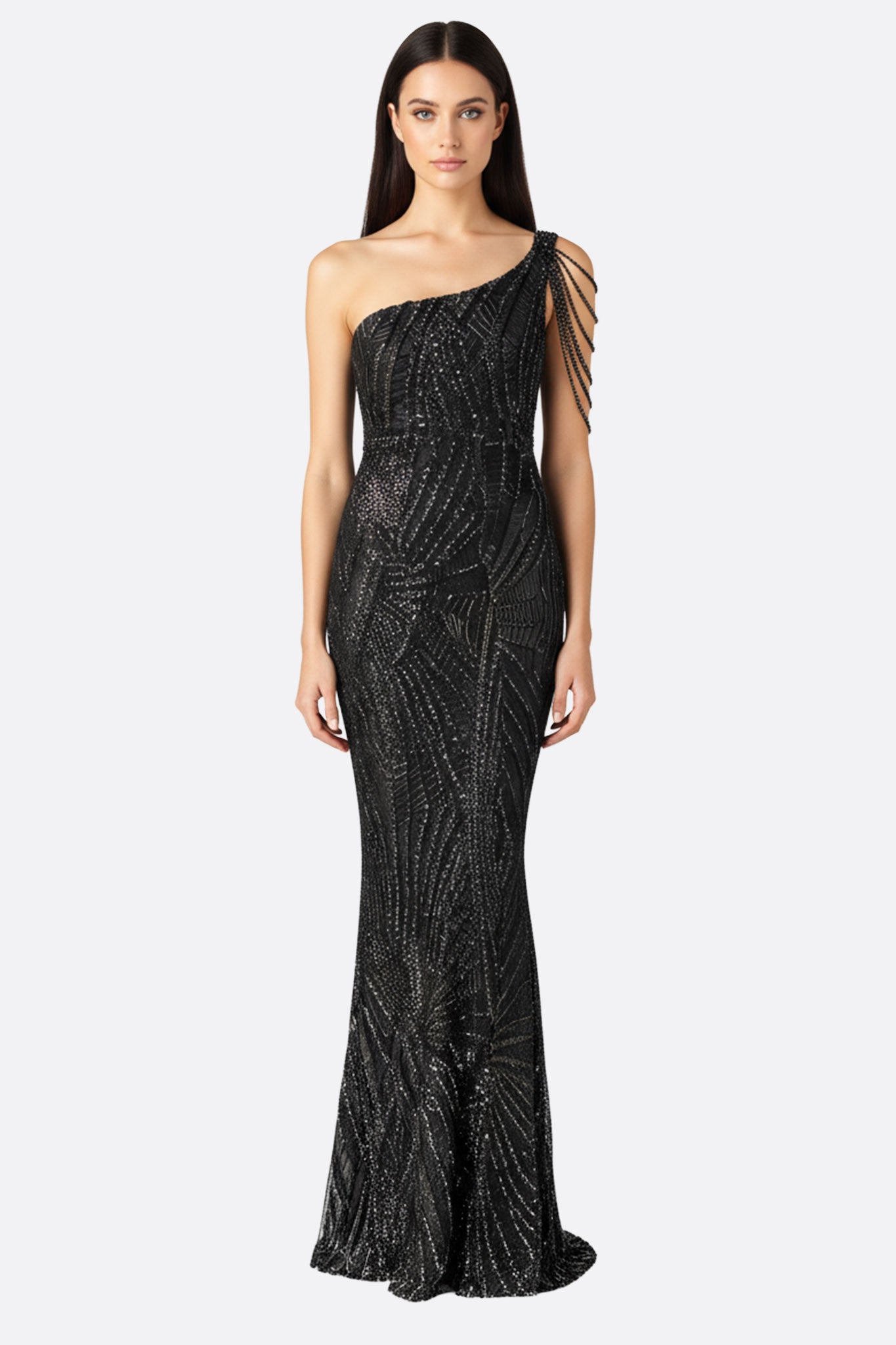 Vestido de noche negro asimétrico con perlas y abertura lateral