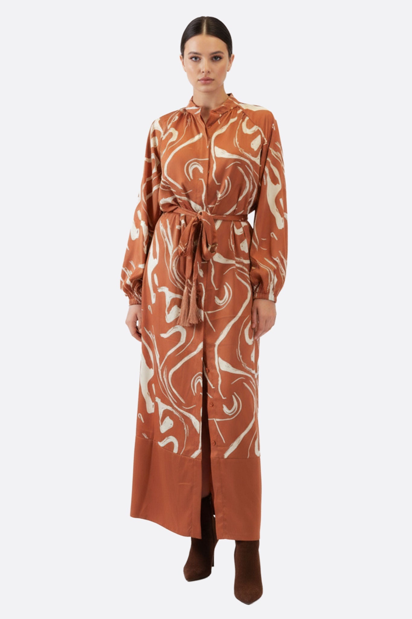 Vestido largo fluido estilo kimono con estampado de mármol marrón