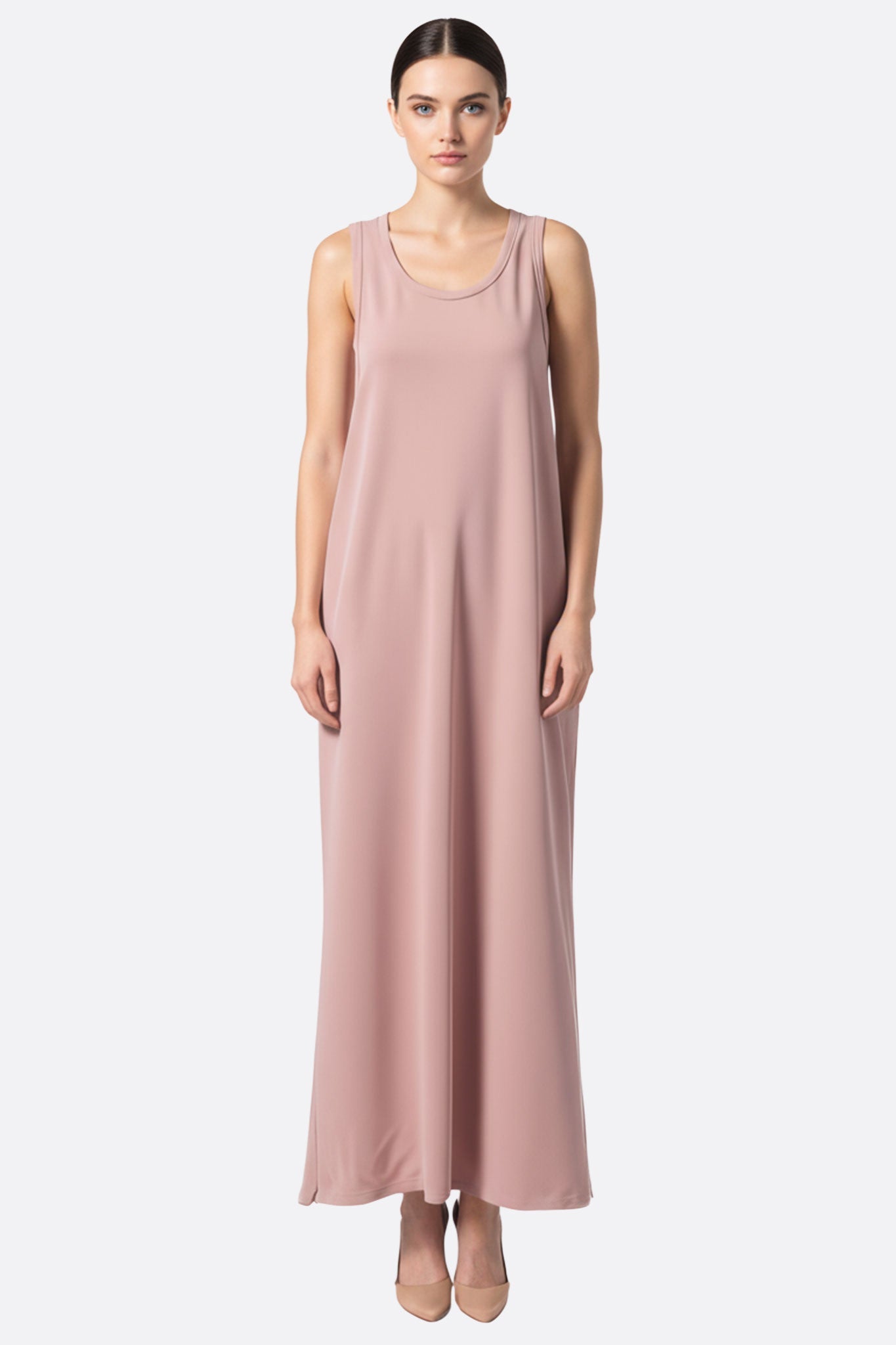 Vestido largo fluido rosa empolvado con escote suave