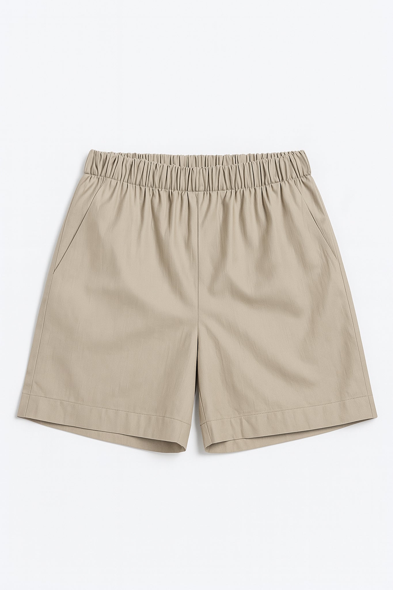 Short fluido beige de talle elástico en tejido ligero