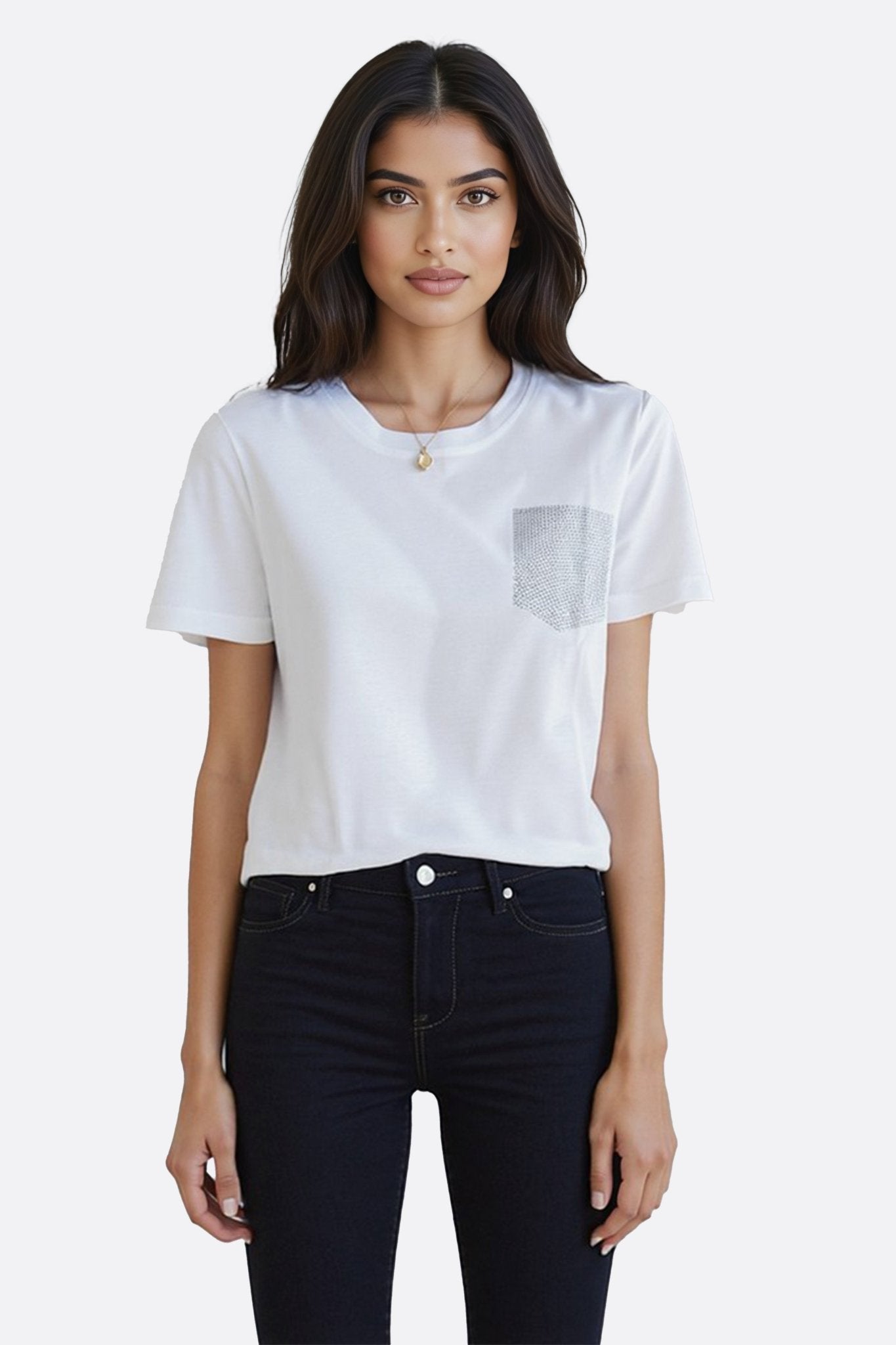 Camiseta blanca con bolsillo de strass