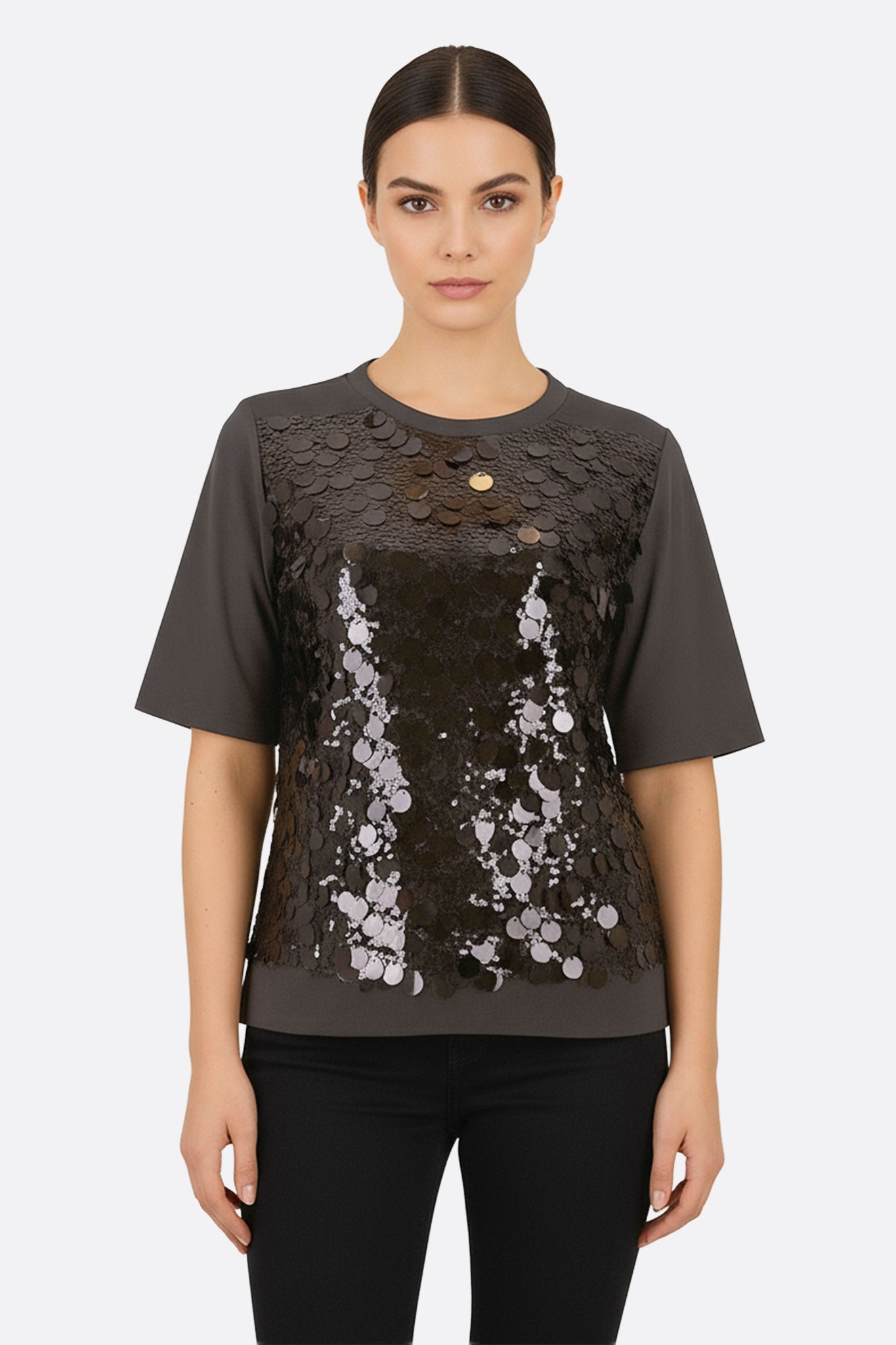 Camiseta negra de manga corta con lentejuelas