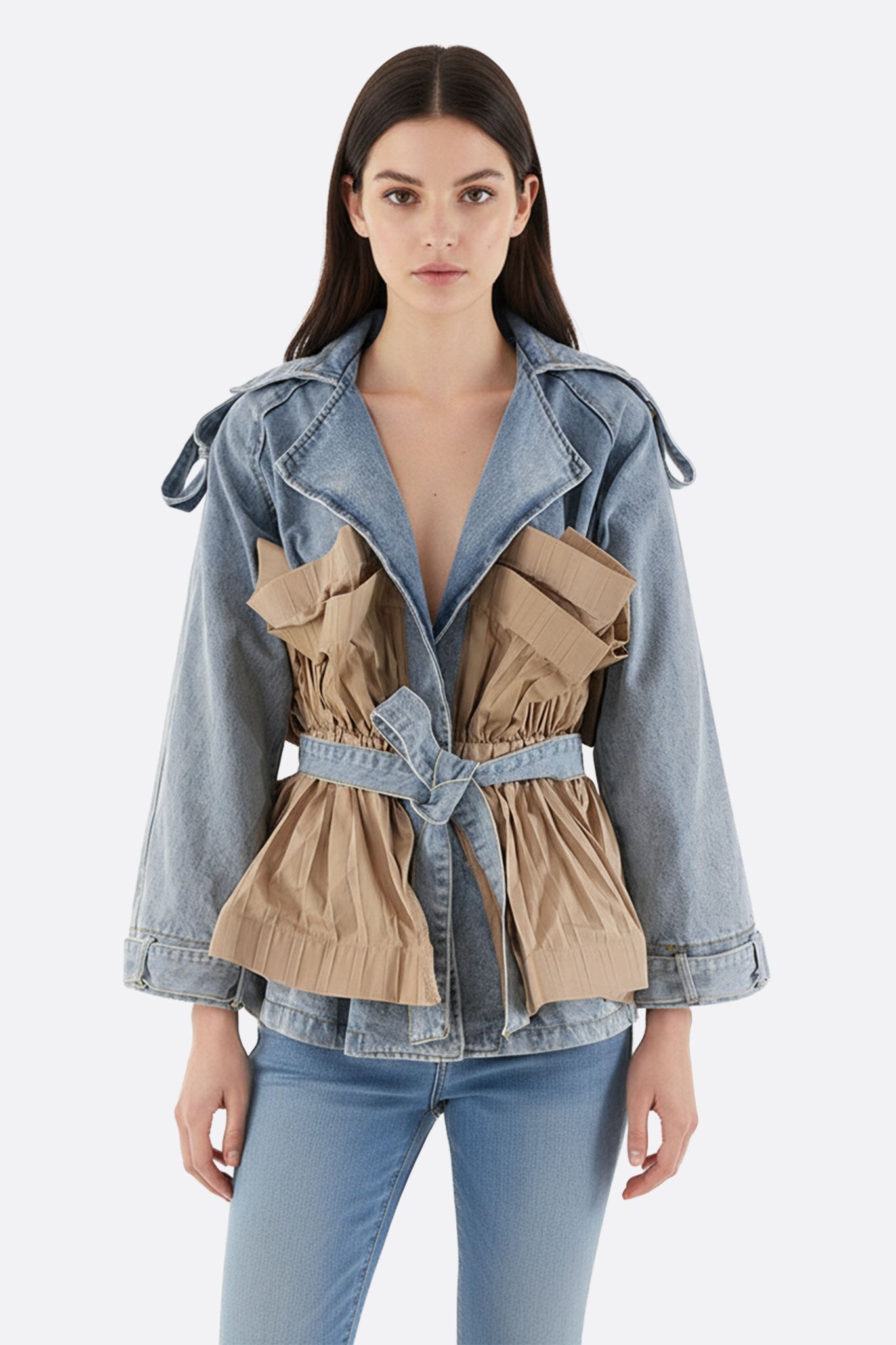 Chaqueta corta de denim desestructurada con tejido plisado